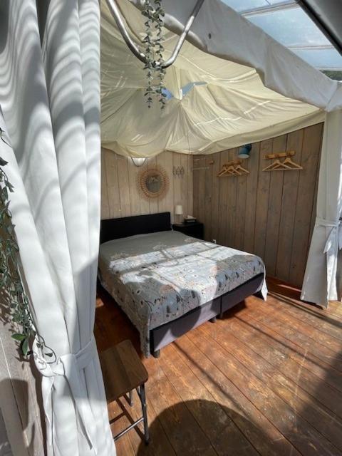 Vrijstaande Accommodatie Glamping De Kas Inn Hank Exterior photo