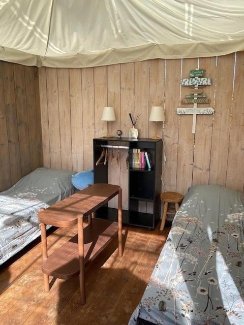 Vrijstaande Accommodatie Glamping De Kas Inn Hank Exterior photo
