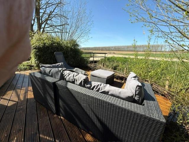 Vrijstaande Accommodatie Glamping De Kas Inn Hank Exterior photo