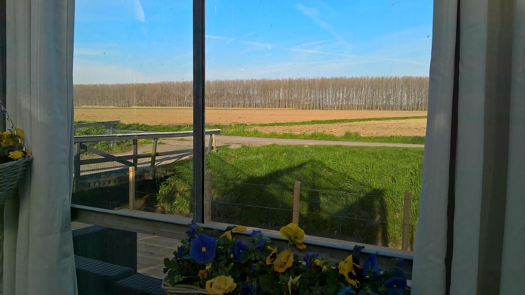 Vrijstaande Accommodatie Glamping De Kas Inn Hank Exterior photo